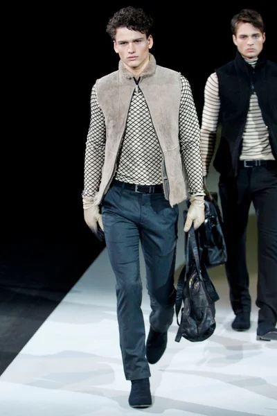 Look 12